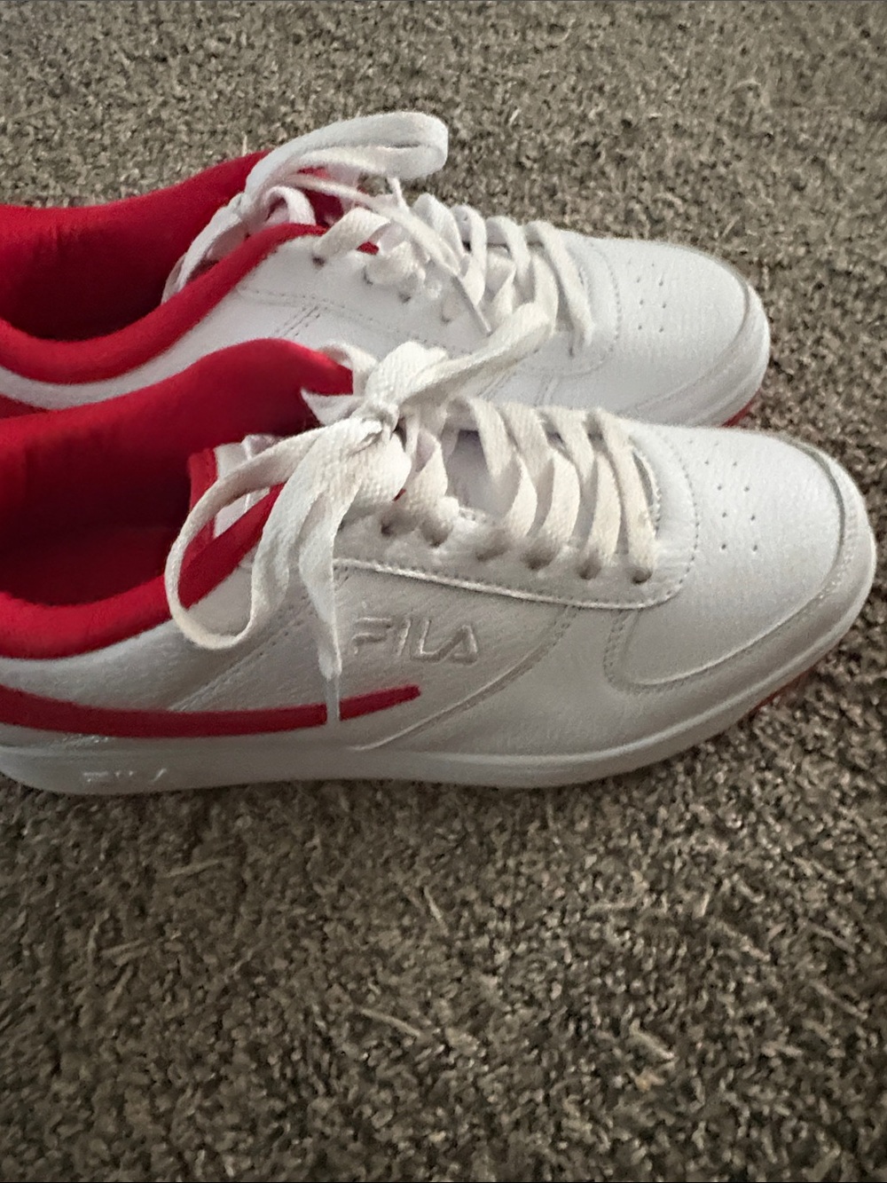 Fila White Sneakers with Red Collar - Picture 4 of 4